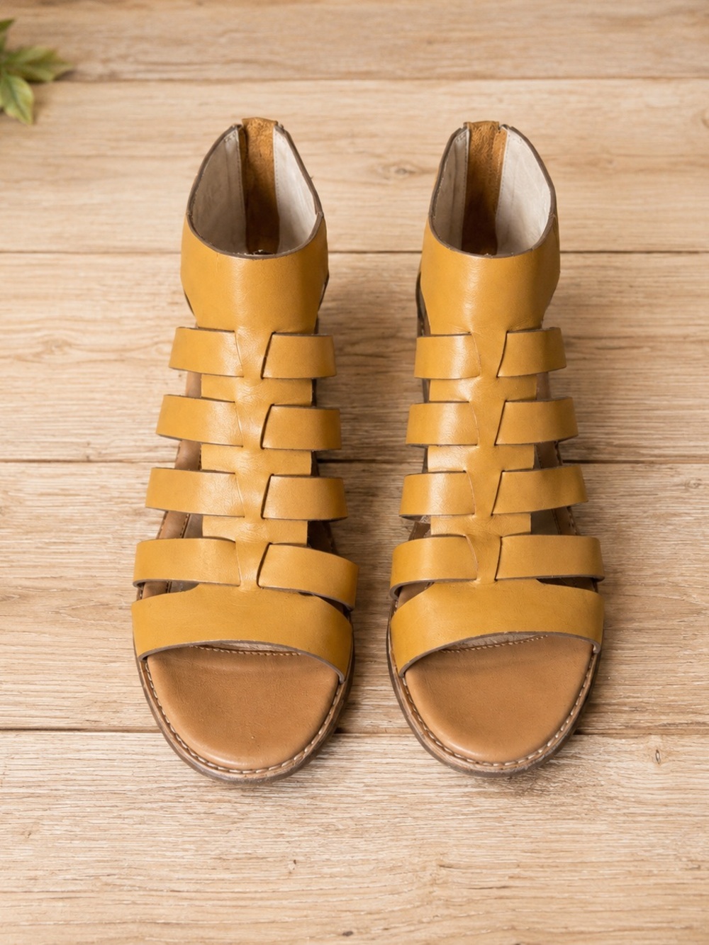Sofft Sunny Leather Gladiator Wedge Sandals Luggage Tan Size 11M 3" Heel